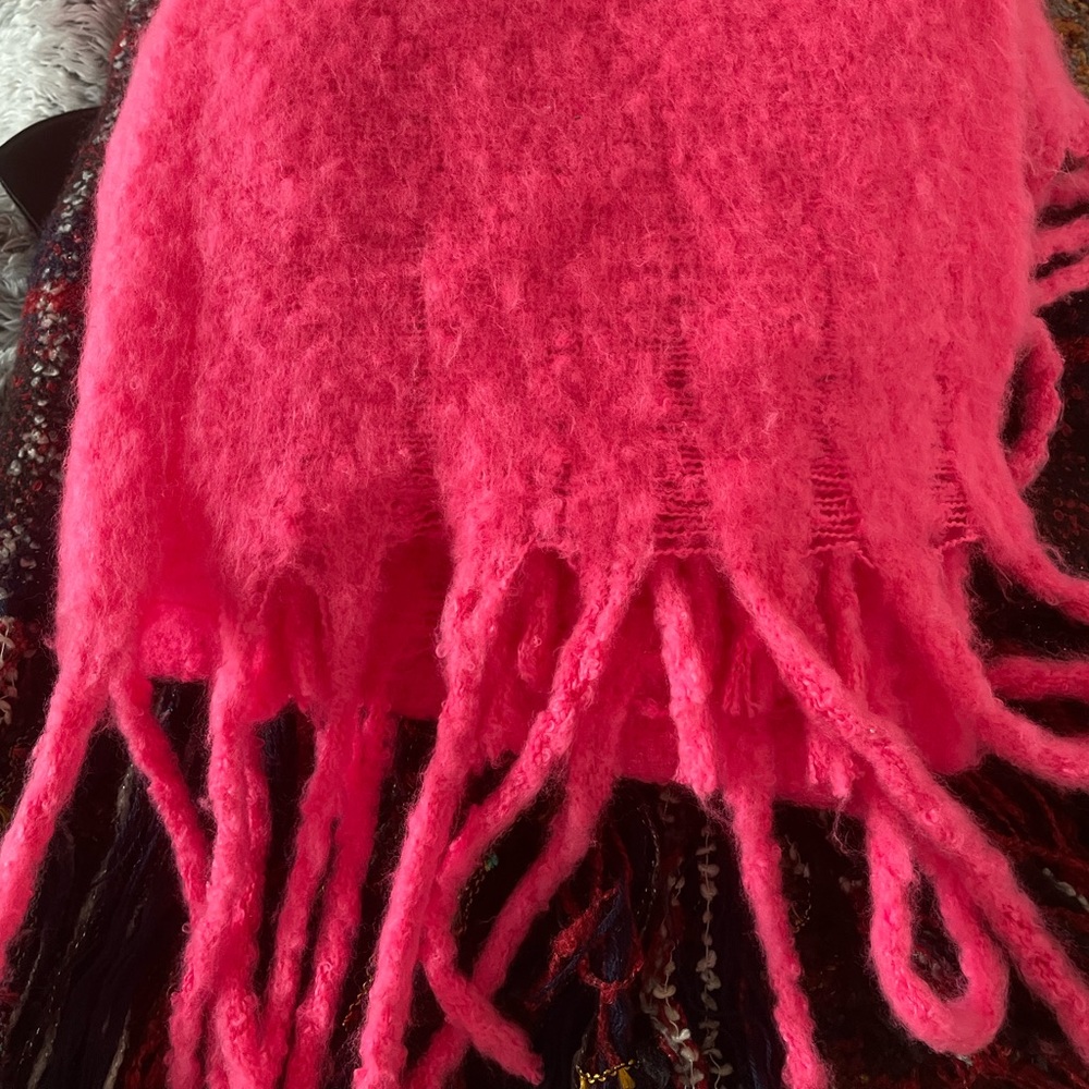 Scarf trio